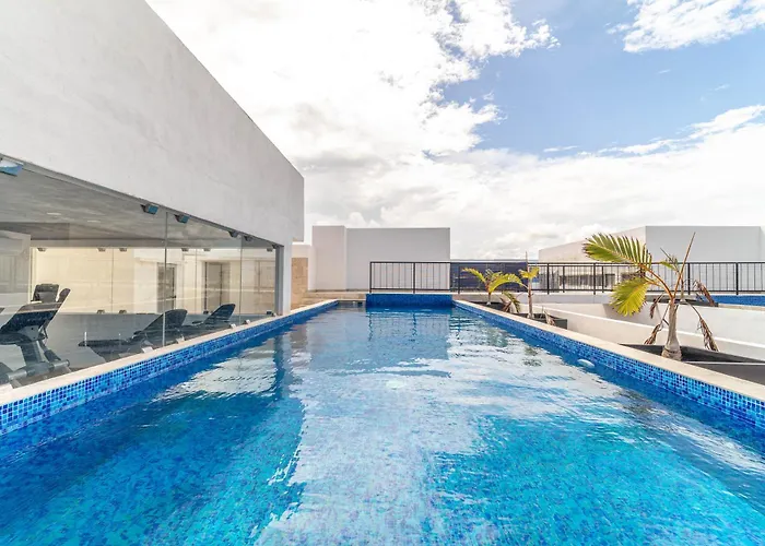 King Suite With Balcony Gym Rooftop Pool T5 102