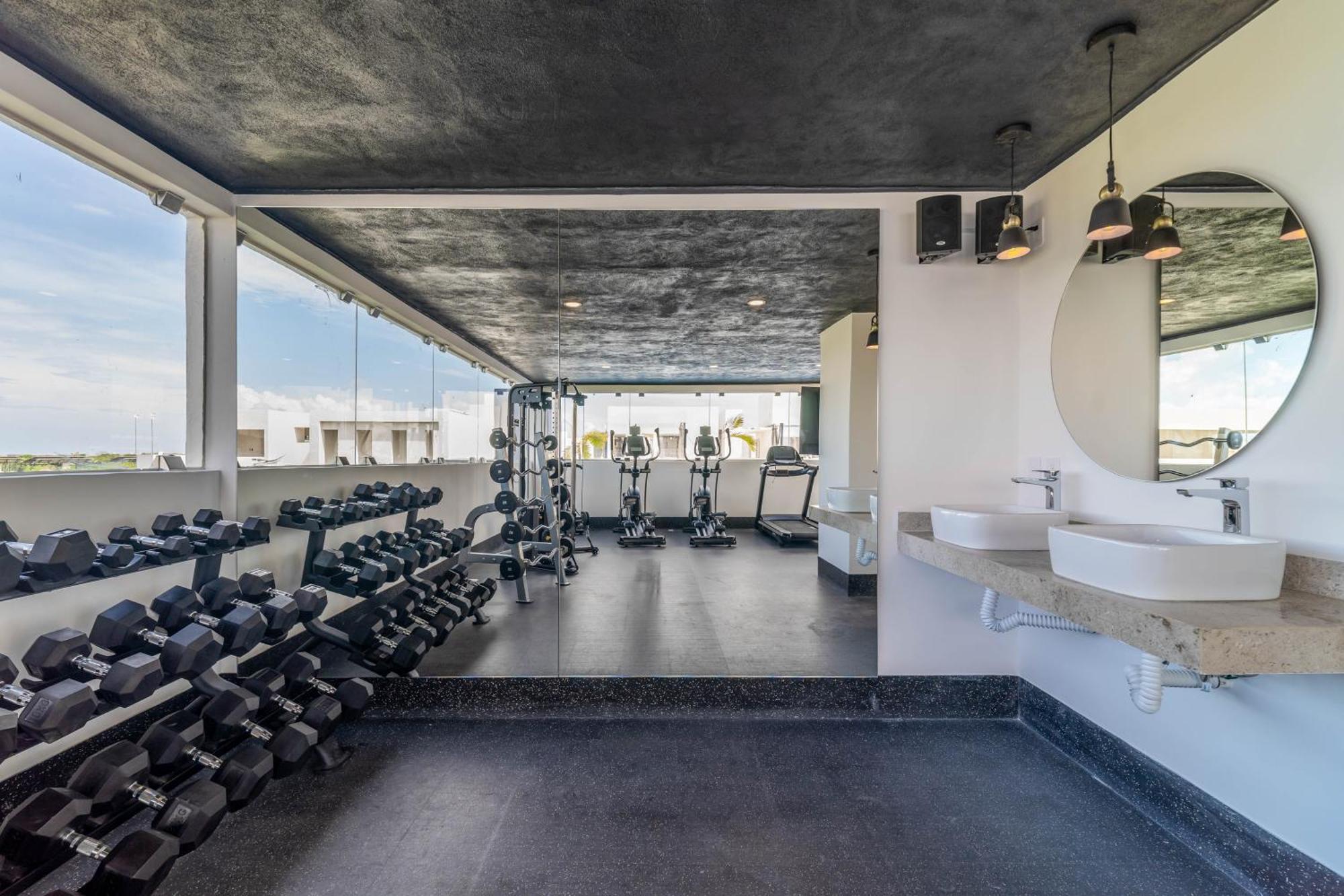 King With Balcony Gym Rooftop Pool T5 102 * Tulum