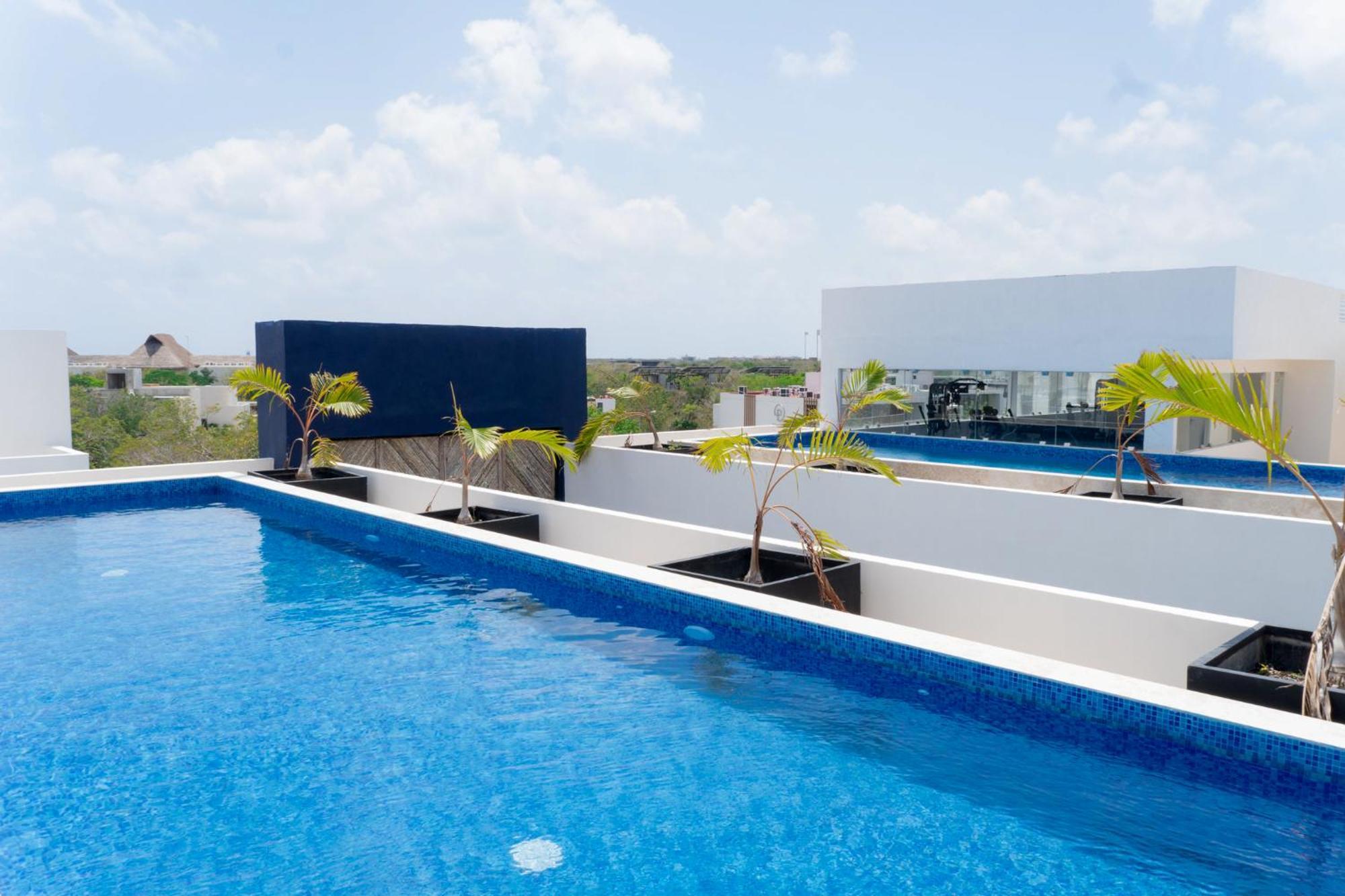 King With Balcony Gym Rooftop Pool T5 102