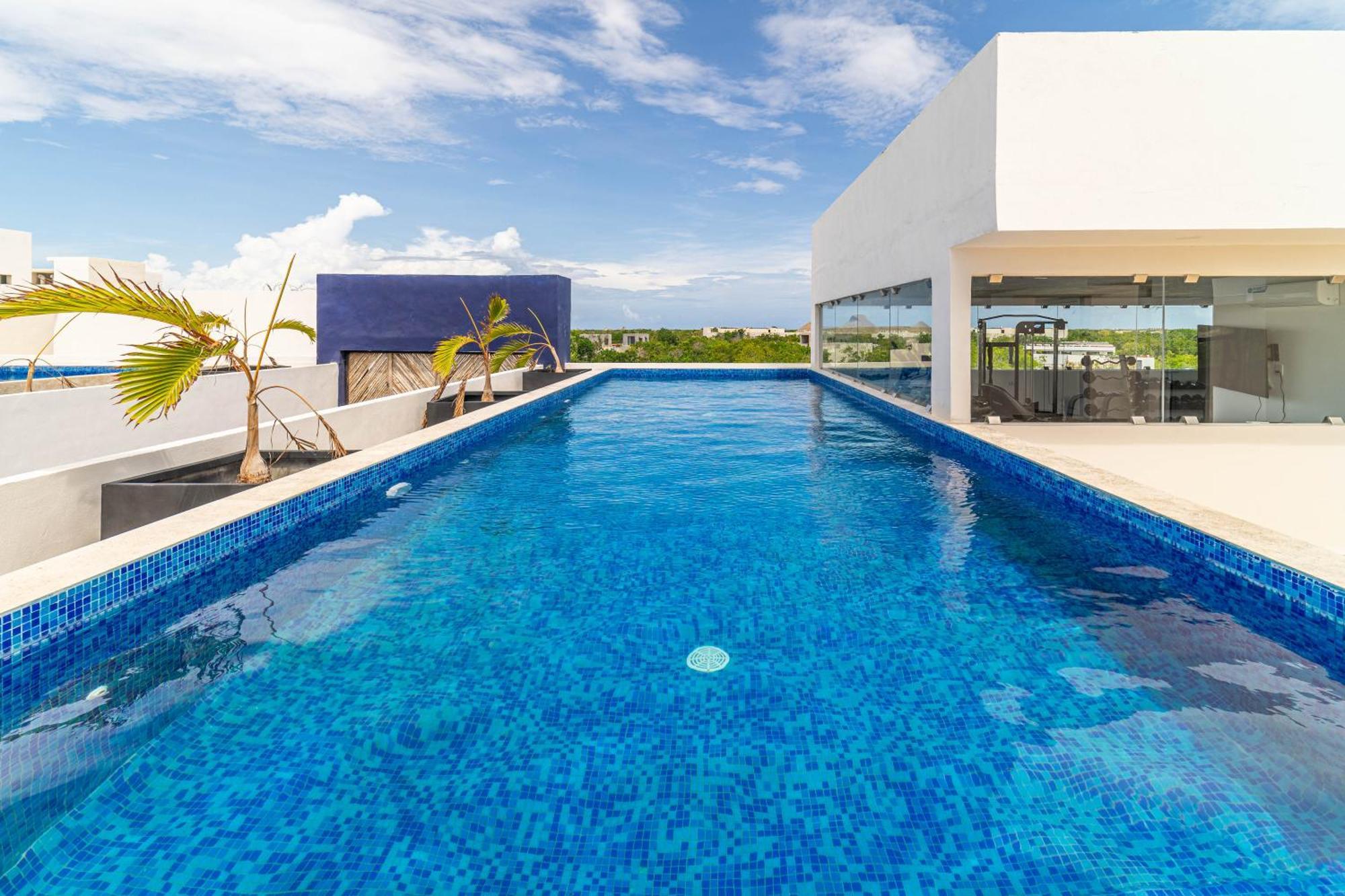 King With Balcony Gym Rooftop Pool T5 102 Holiday home