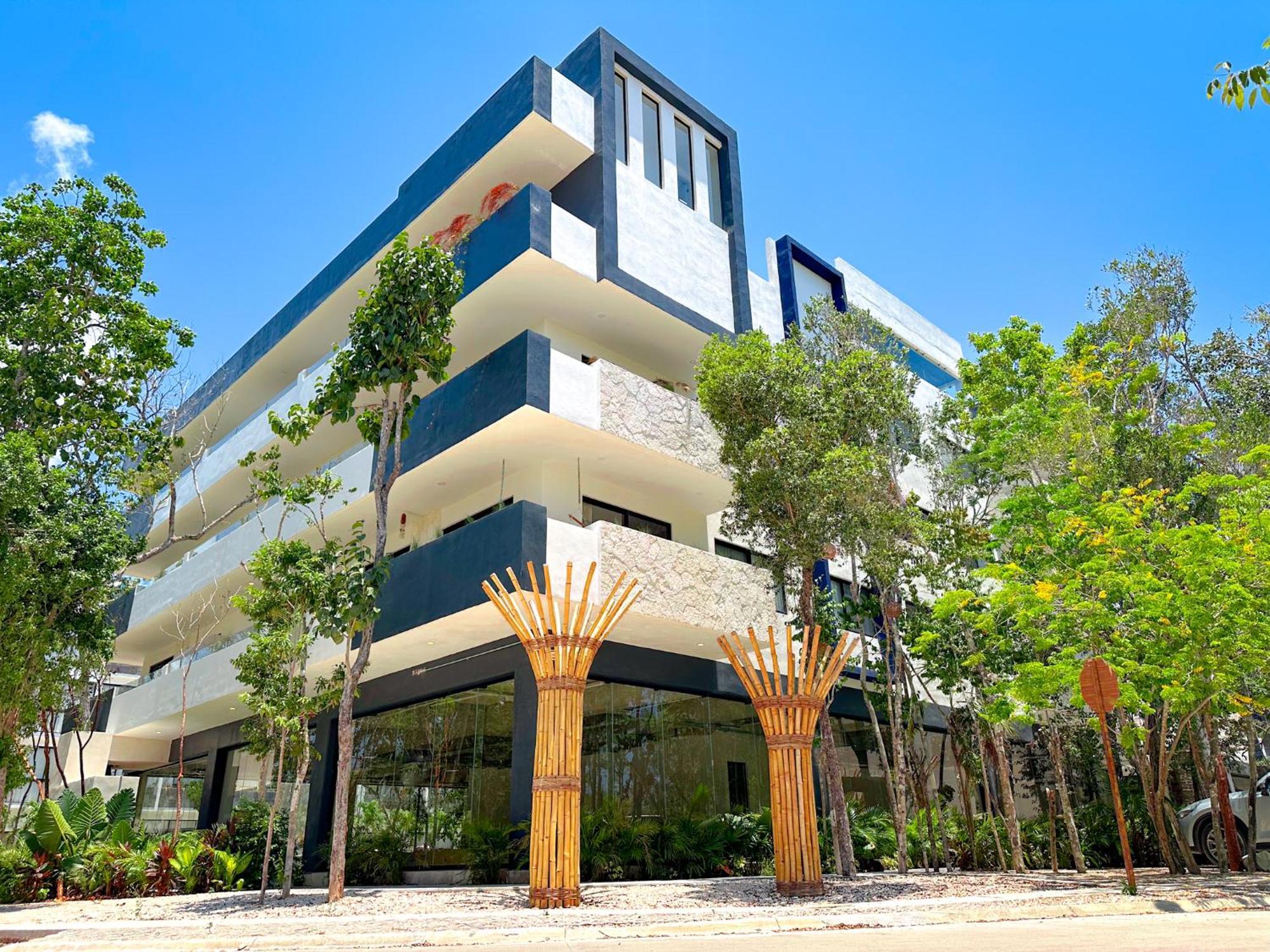 King With Balcony Gym Rooftop Pool T5 102 *